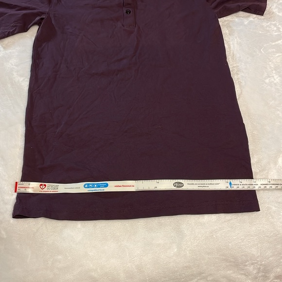 31 Burgundy button neck Tshirt - Picture 5 of 8
